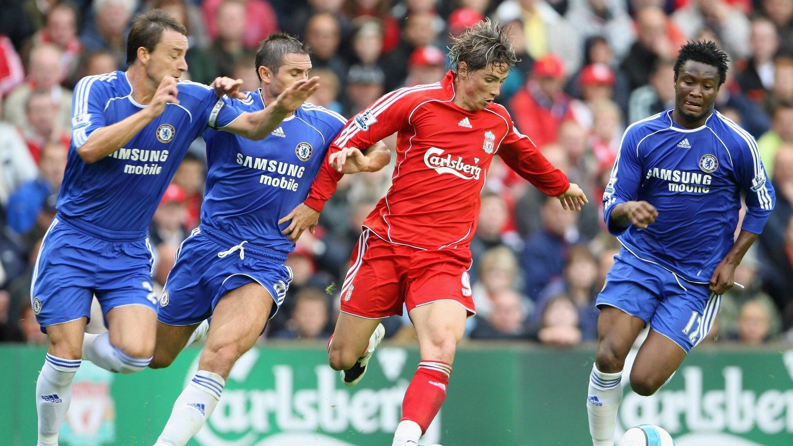 爱游戏-败北首场状态出色，拜仁观众沸腾！，费德勒重返赛场上演精彩一战