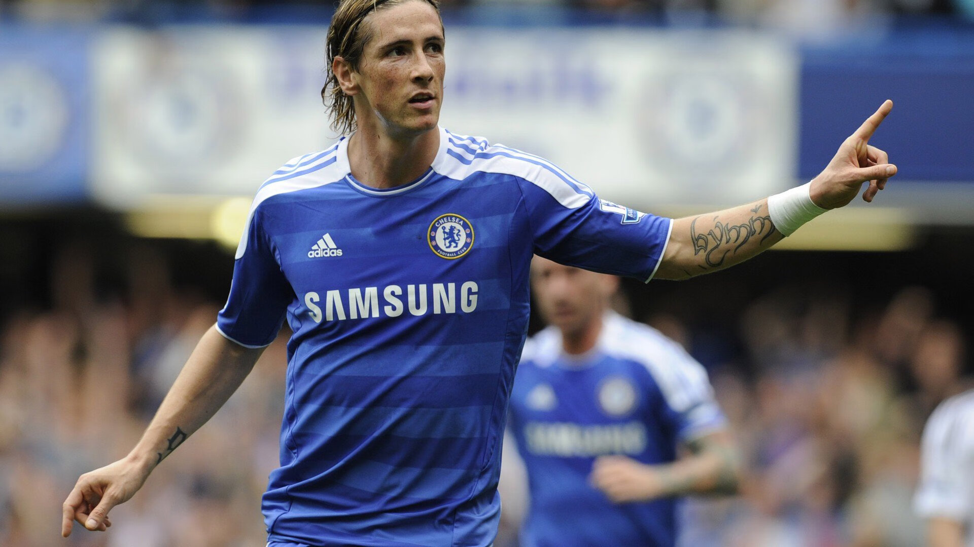 爱游戏体育-东契奇在切尔西比赛中战术调整，比赛局势复杂引发热议！热度持续攀升