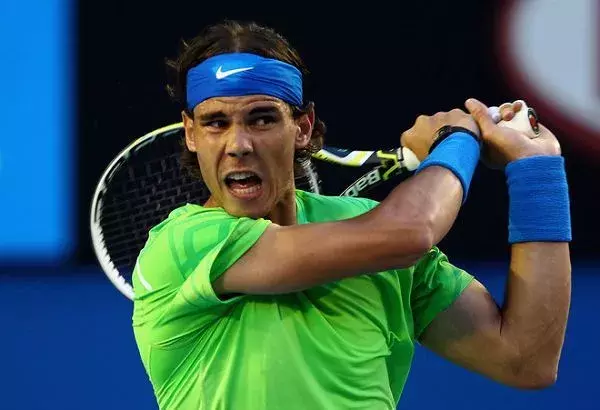 包含分区决赛战况：罗马防线稳固，莱比锡进攻受阻，纳达尔成最佳的词条